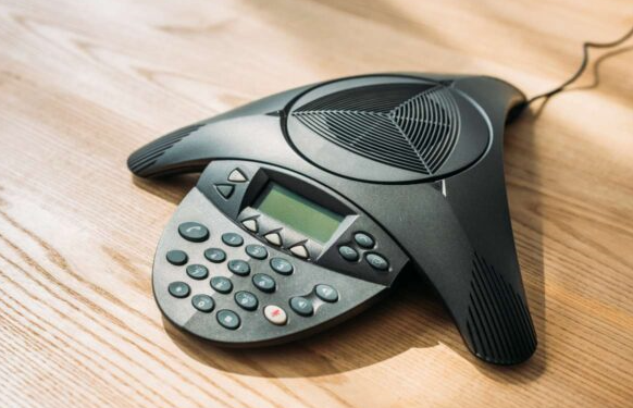 Read more about the article Elevate Your Conference Calls with Next-Gen Speakerphones: A Comprehensive Market Analysis